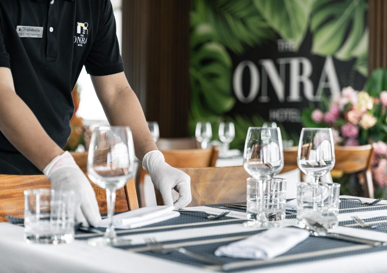 The Onra Hotel Phnom Penh Exterior foto